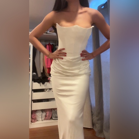 HOUSE OF CB 'Persephone' Ivory Strapless Corset Dress - Picture 6 of 7